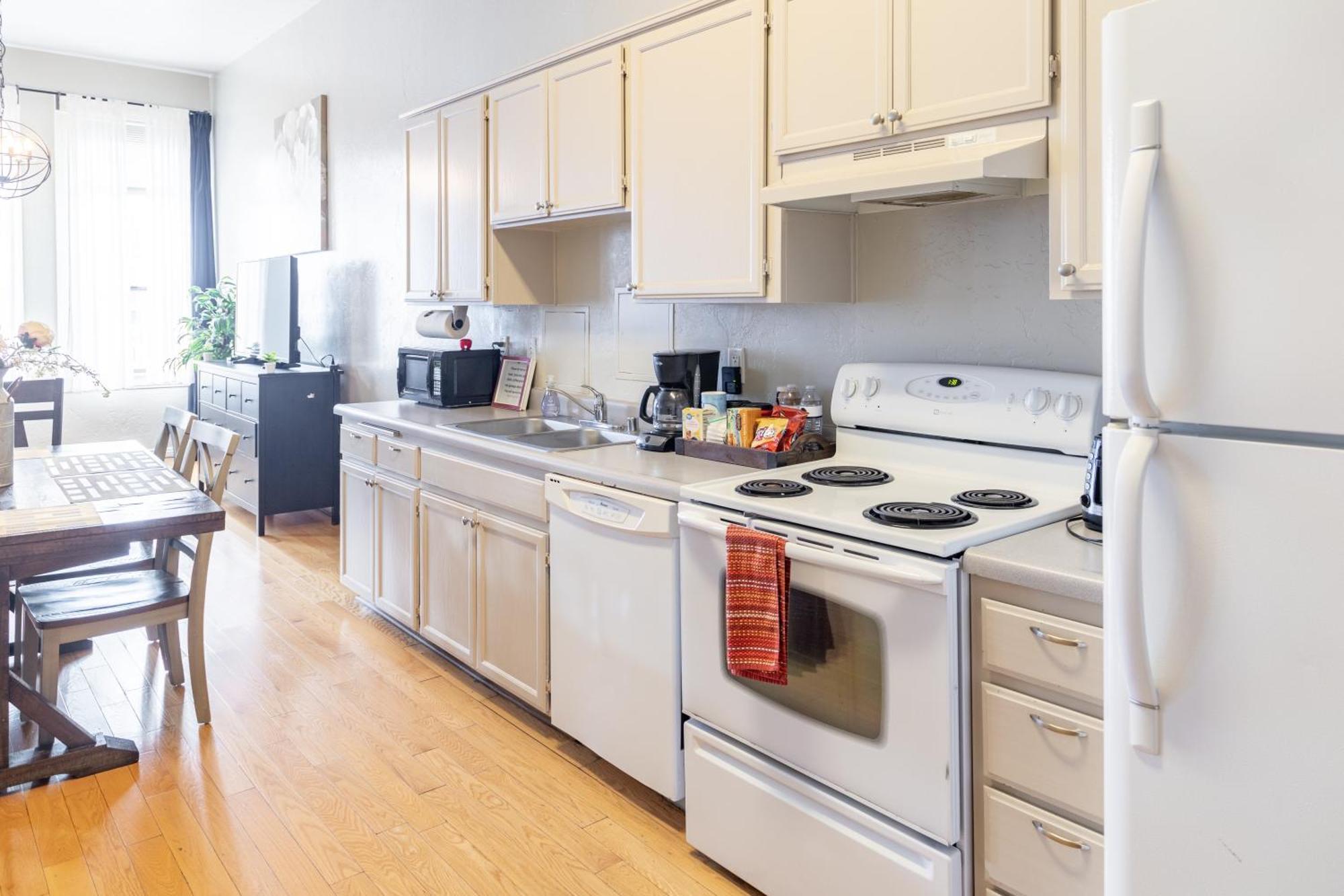 Greely Gaslamp - Loft W Parking & 3 Beds #402 Hotel