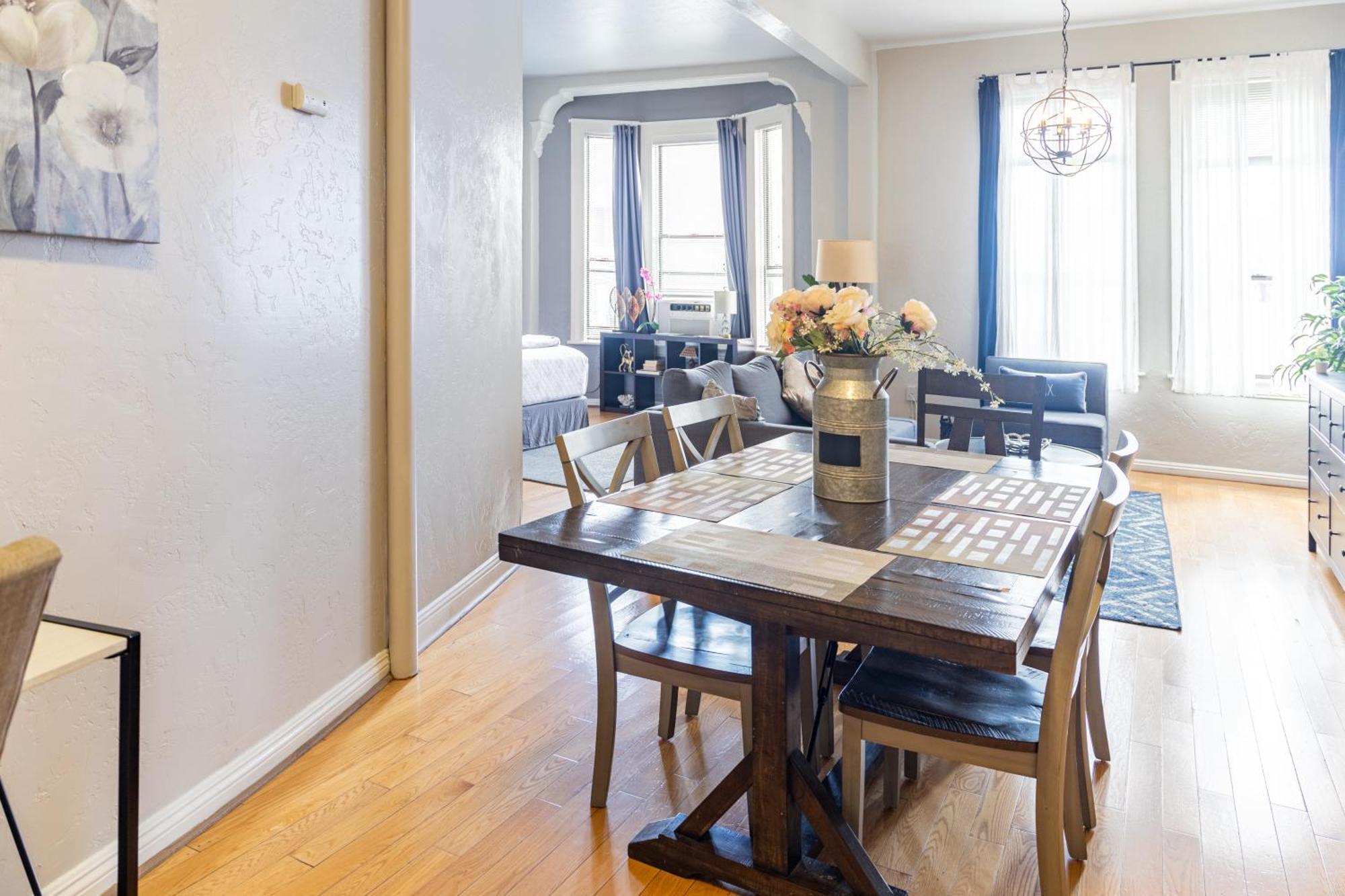 Greely Gaslamp - Loft W Parking & 3 Beds #402 Hotel *